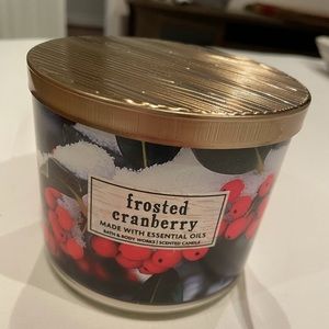 Bath & Body Works Frosted Cranberry 3 Wick Candle
